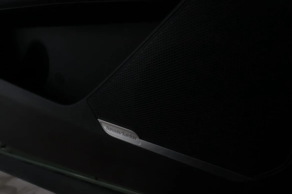 Vehicle image 32