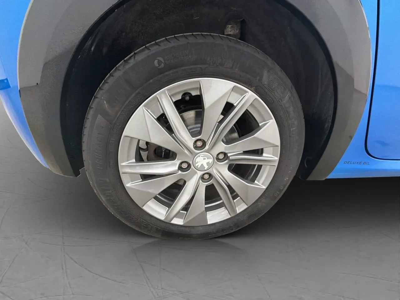 Vehicle image 35