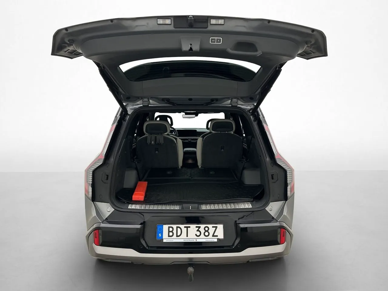 Vehicle image 37
