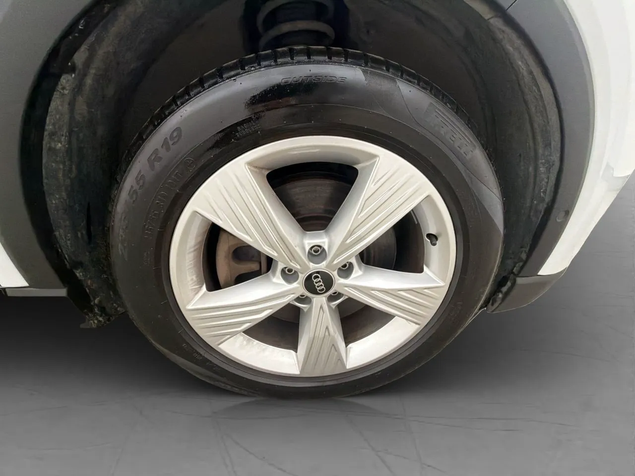 Vehicle image 30