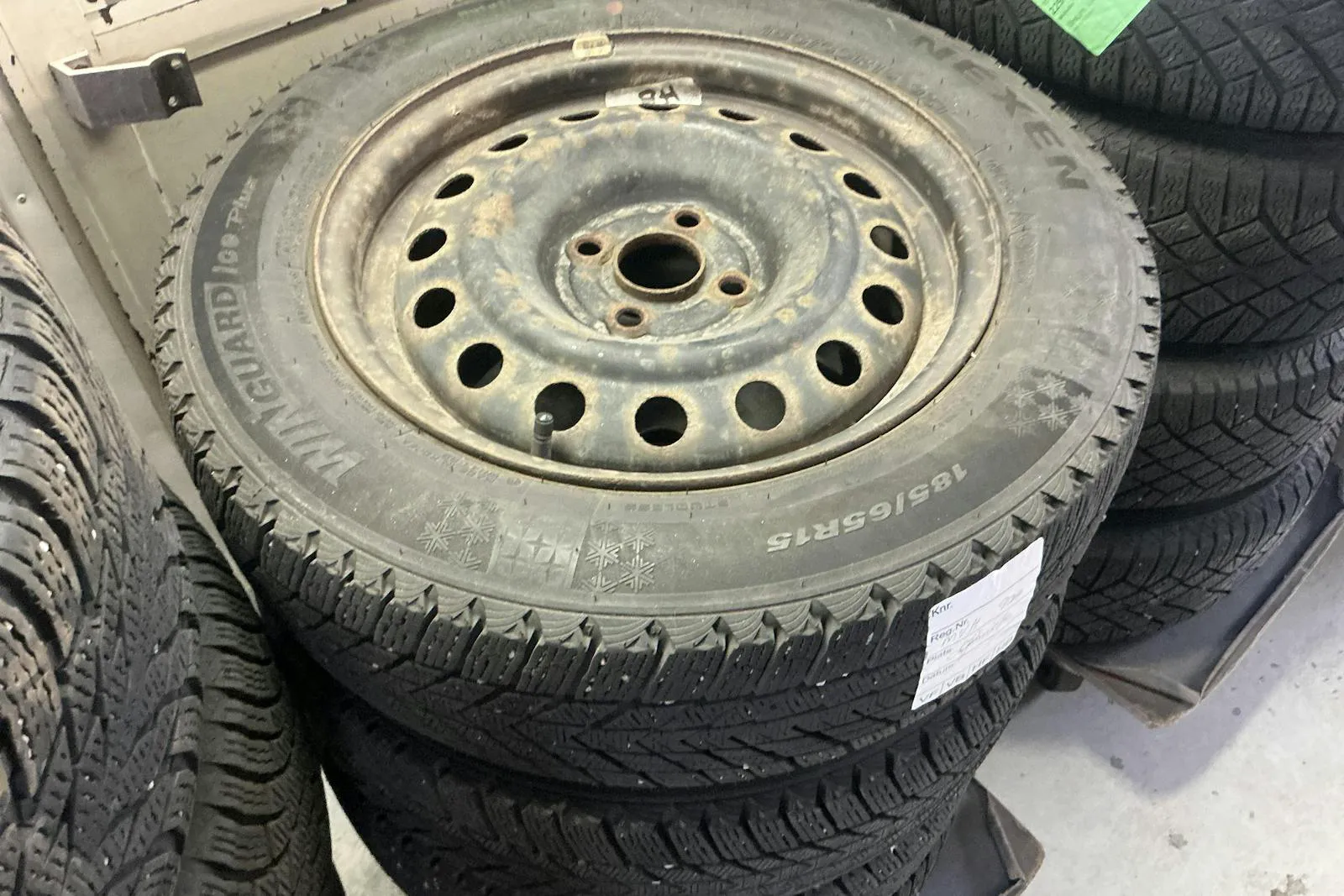 Vehicle image 10