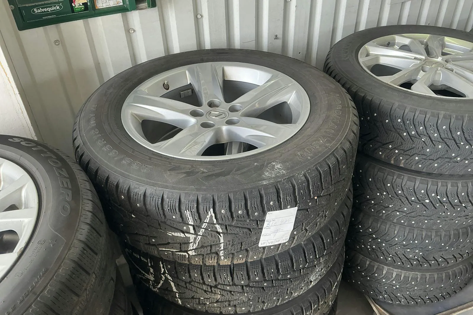 Vehicle image 13
