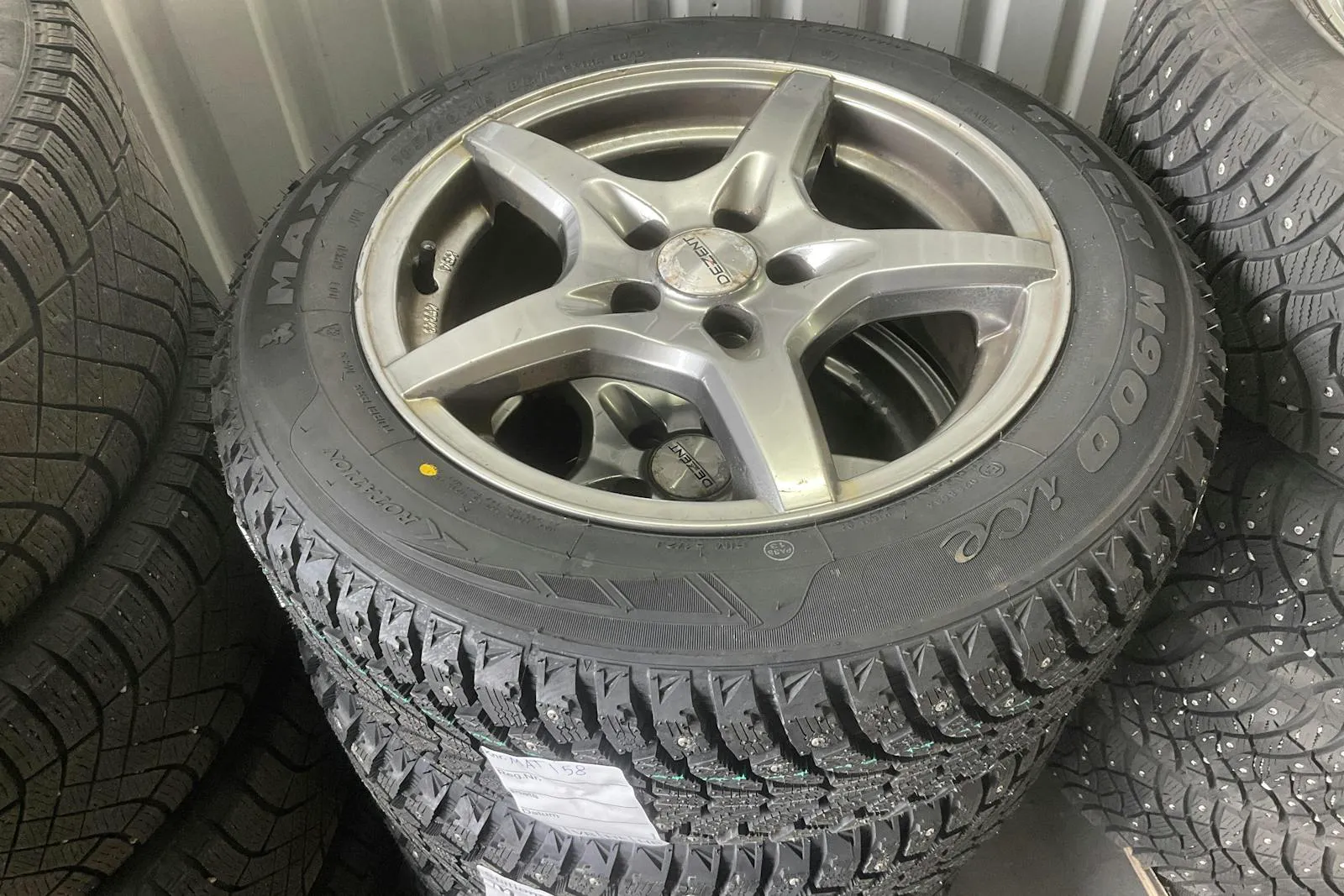 Vehicle image 10