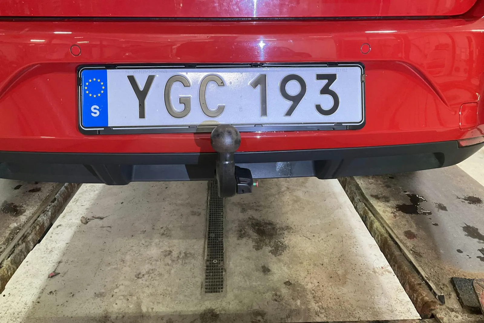 Vehicle image 10
