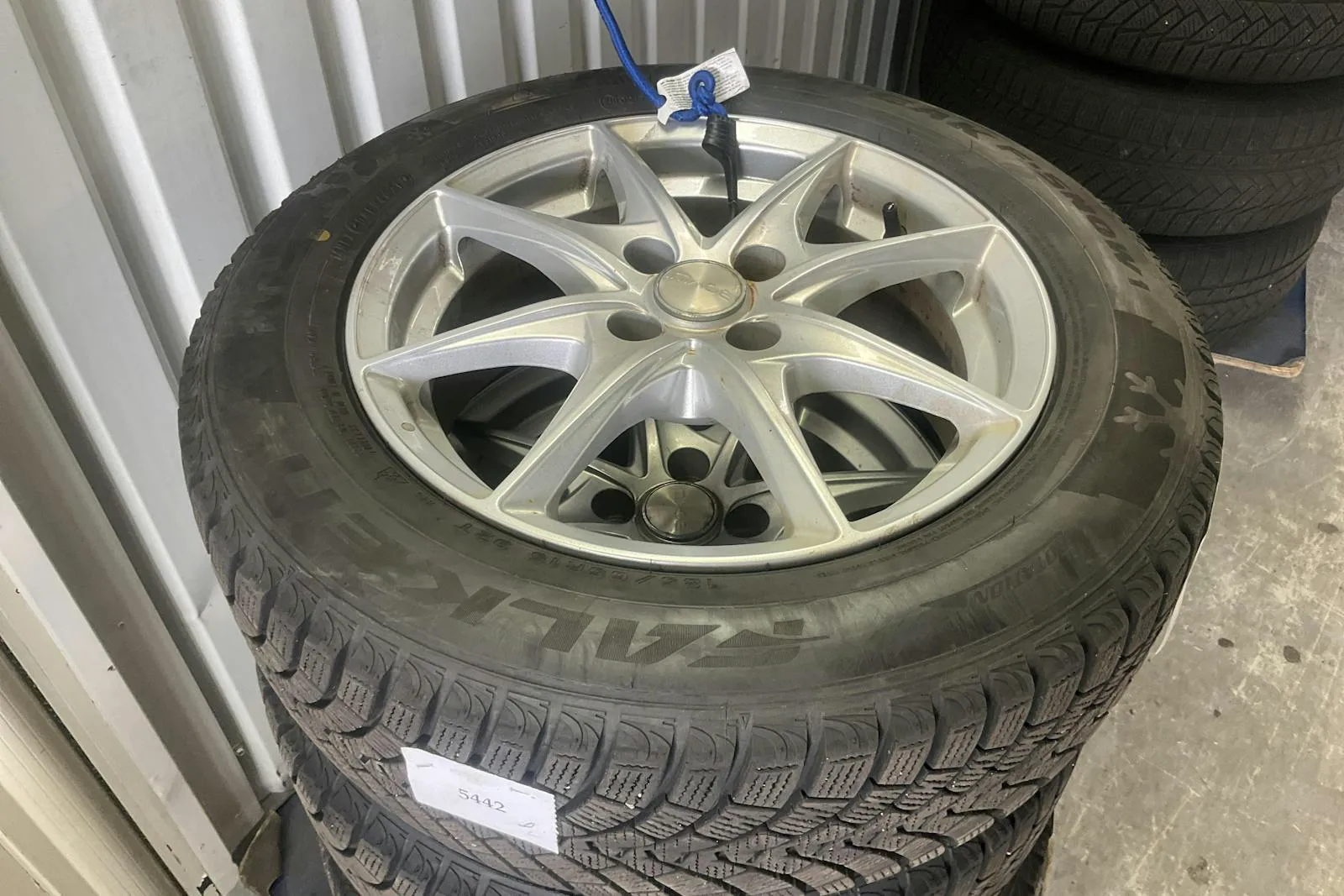 Vehicle image 11