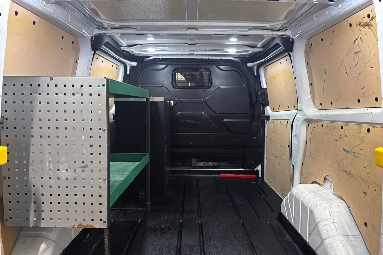 Vehicle image 20