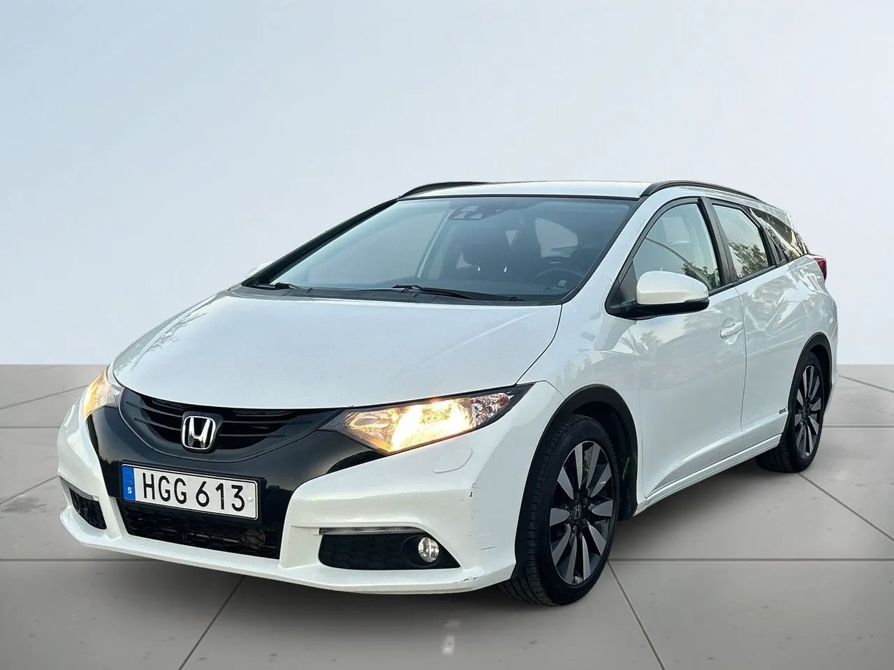 Vehicle image 15