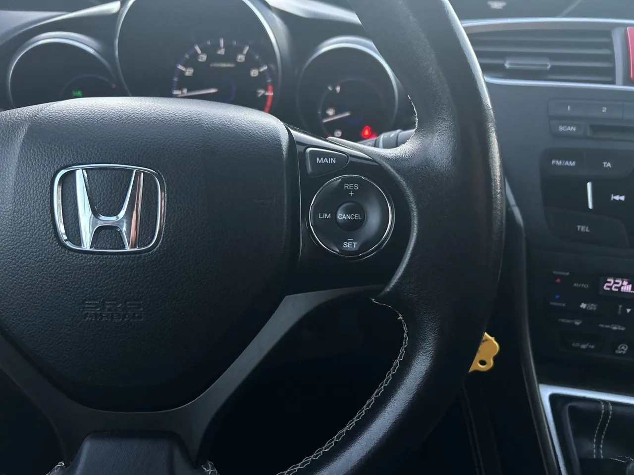 Vehicle image 16