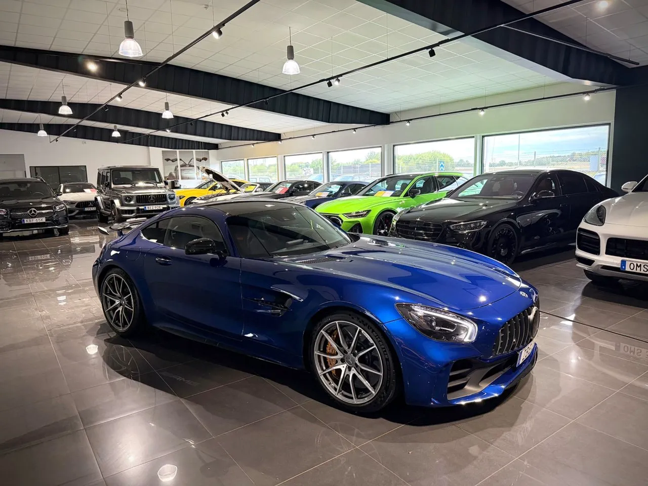 Vehicle image 21