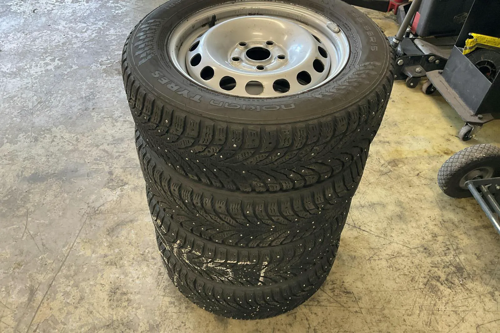 Vehicle image 13