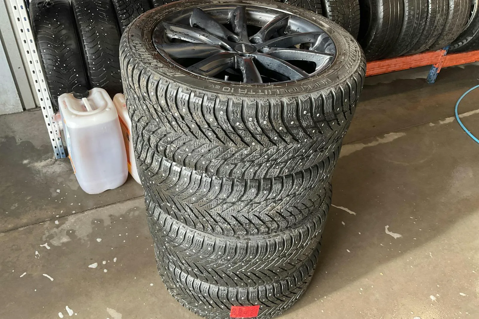 Vehicle image 16