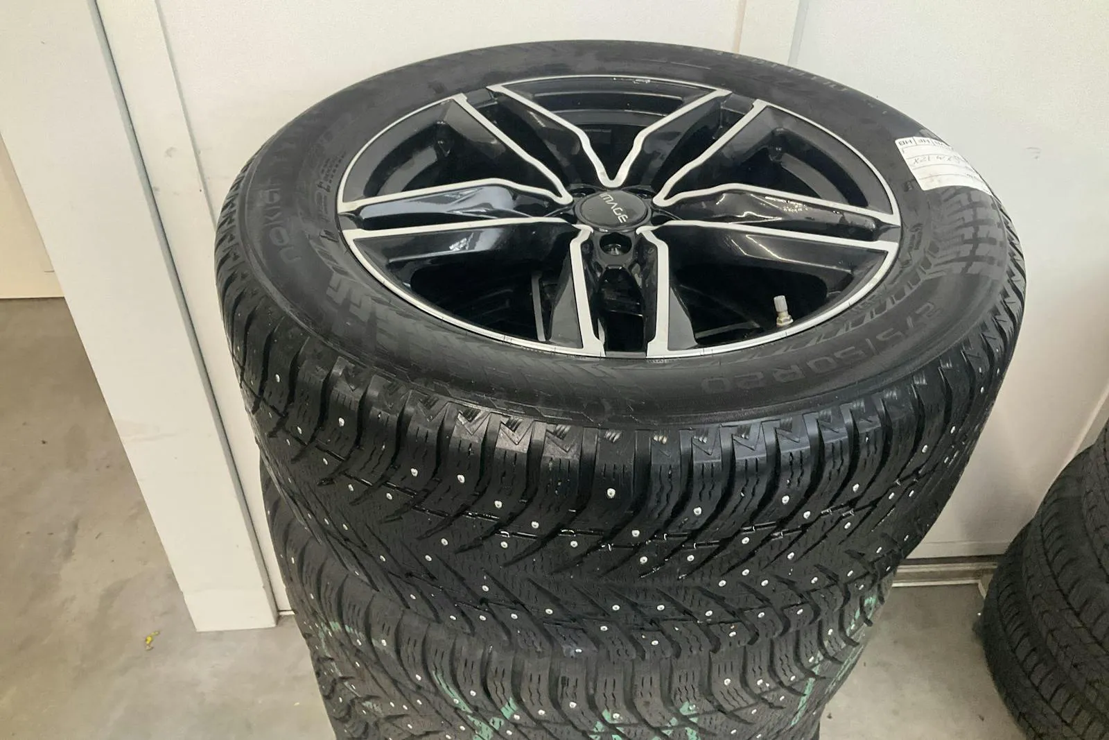 Vehicle image 15