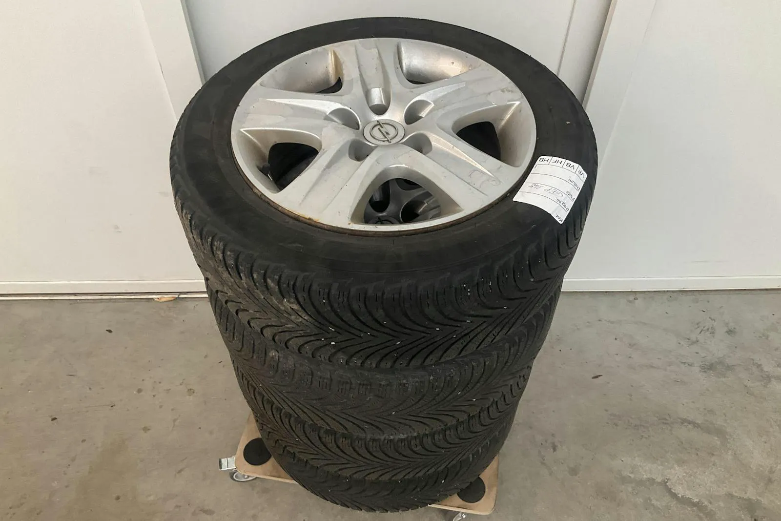 Vehicle image 10