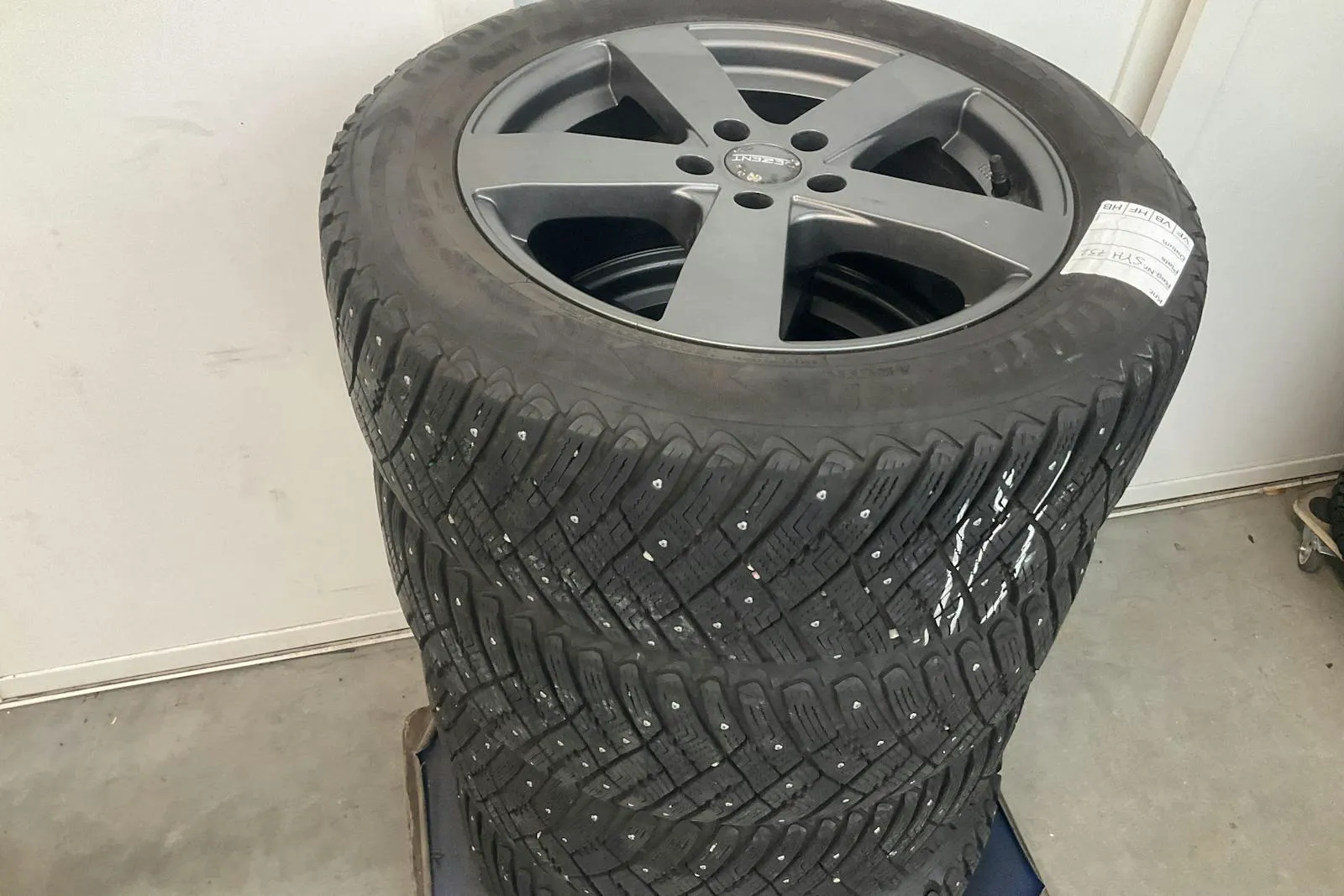 Vehicle image 11