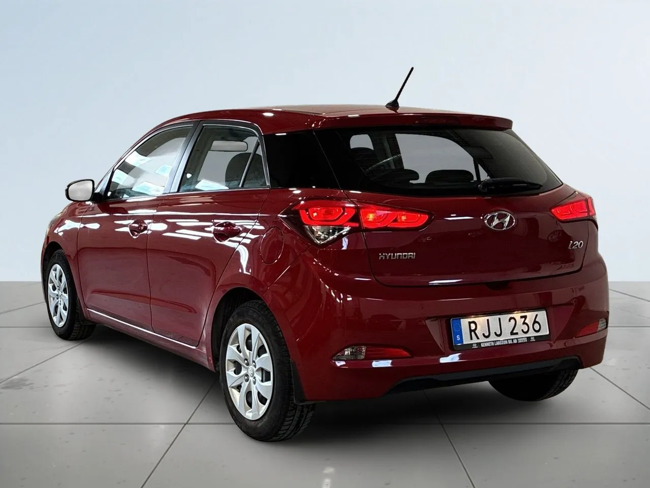 Vehicle image 4