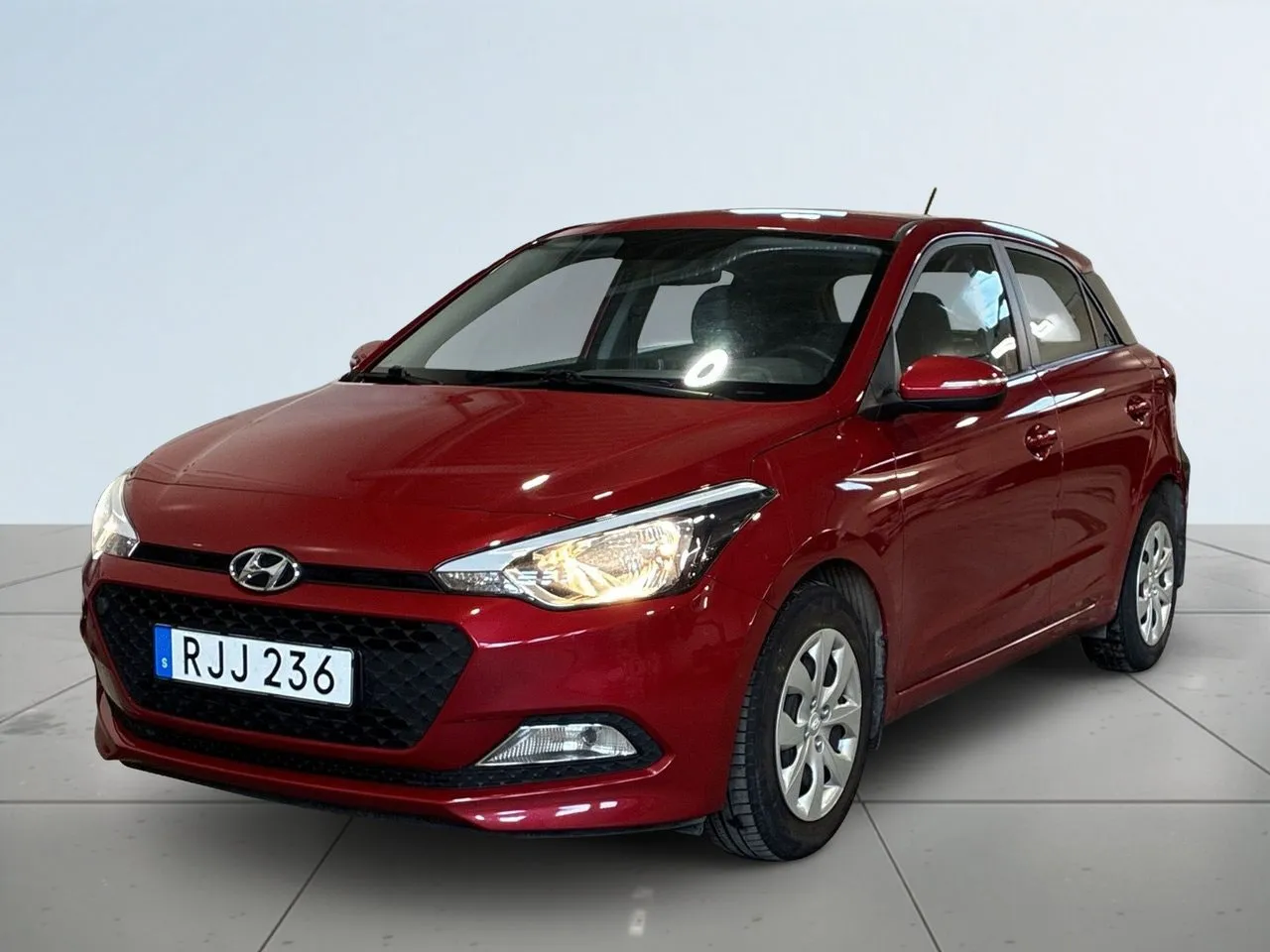 Vehicle image 15