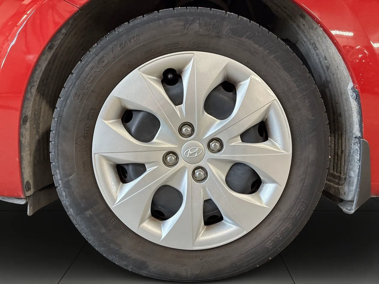 Vehicle image 13