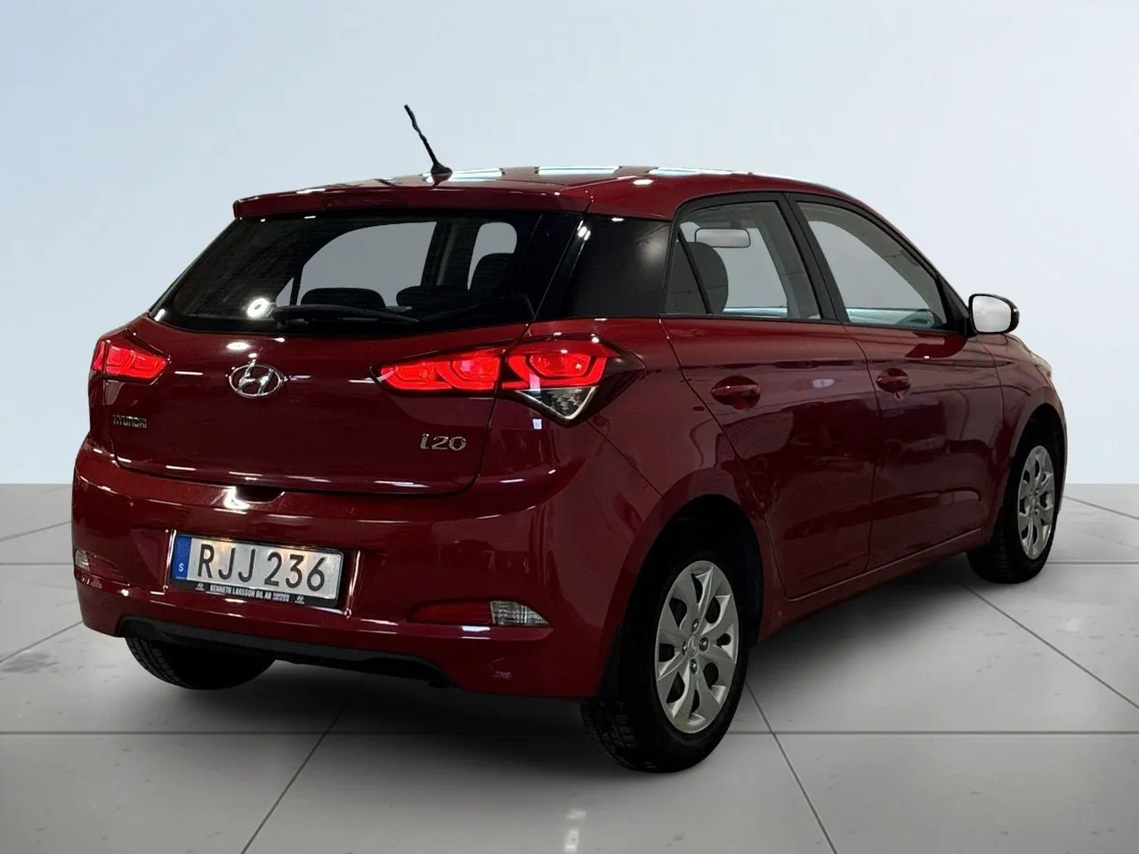 Vehicle image 5