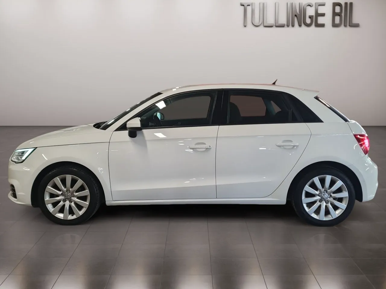 Vehicle image 1