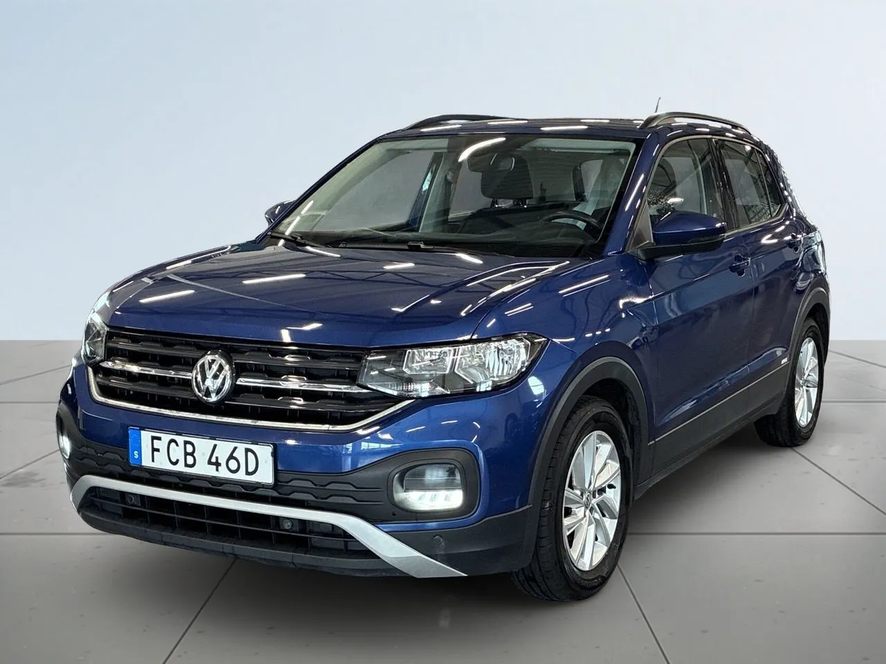 Vehicle image 15
