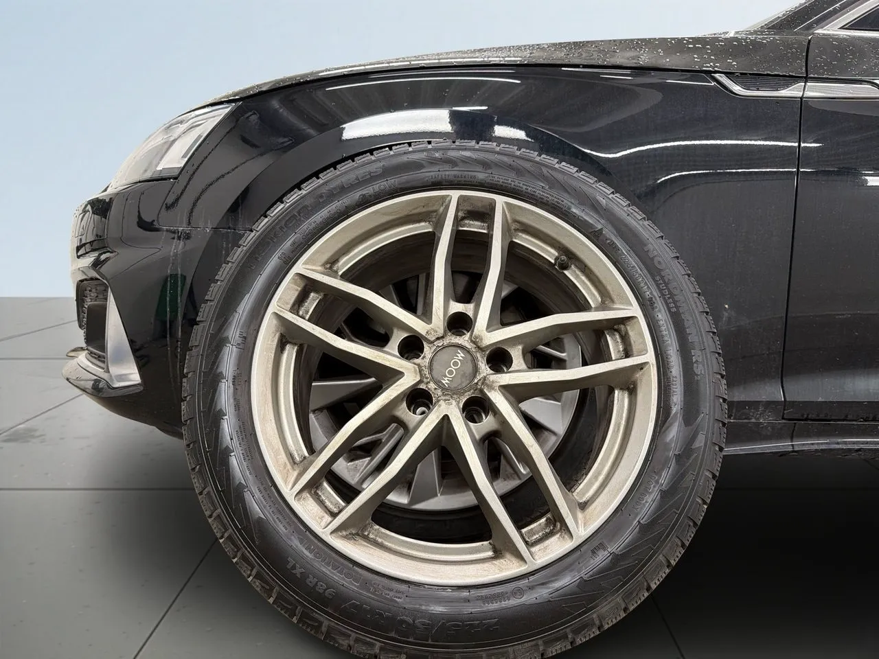 Vehicle image 13