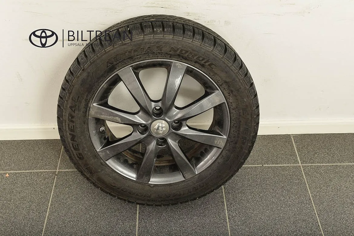 Vehicle image 15