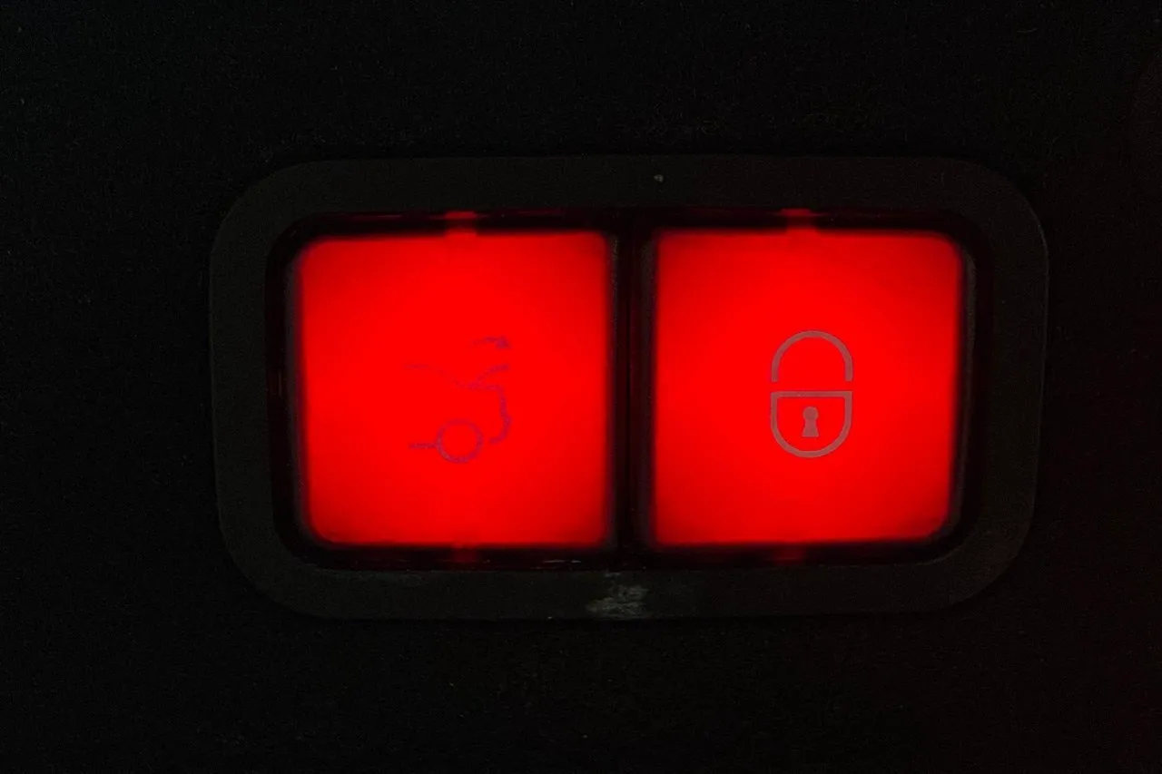Vehicle image 31