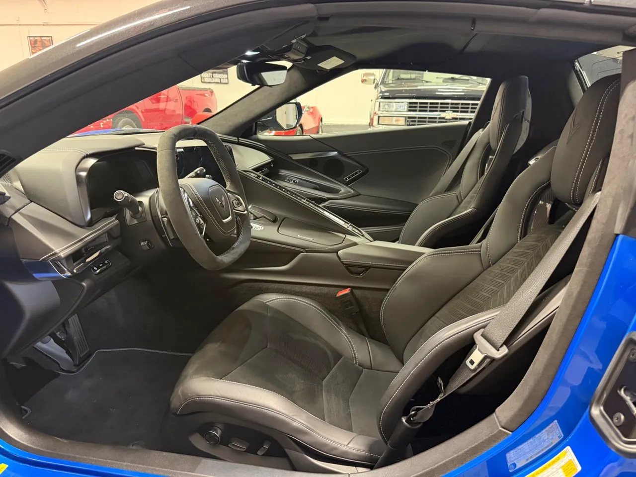 Vehicle image 25