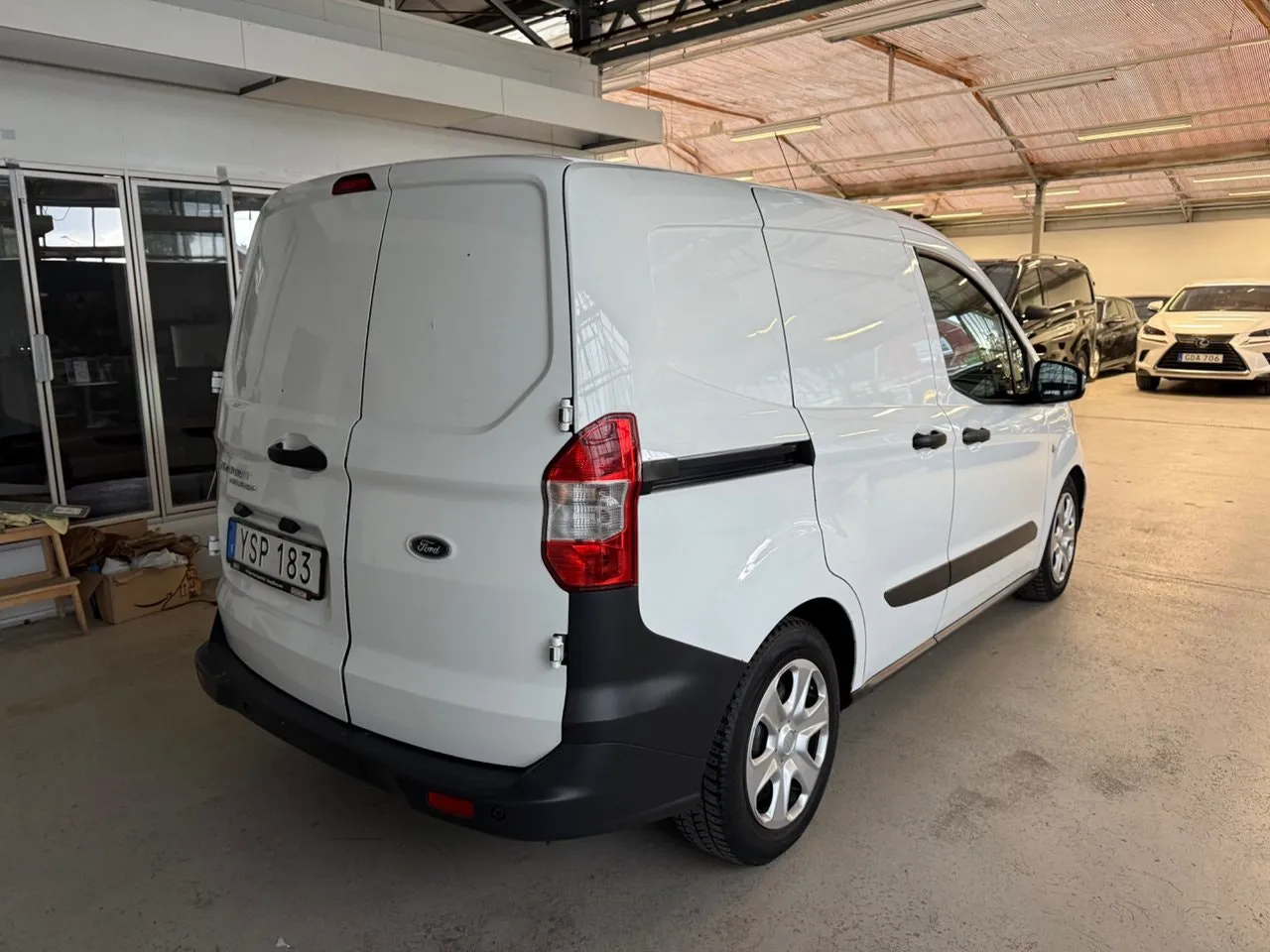 Vehicle image 11
