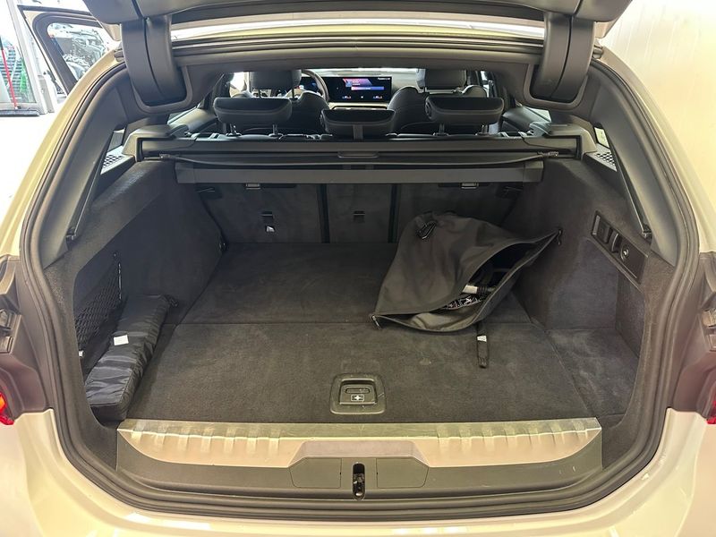 BMW 330 bild 17