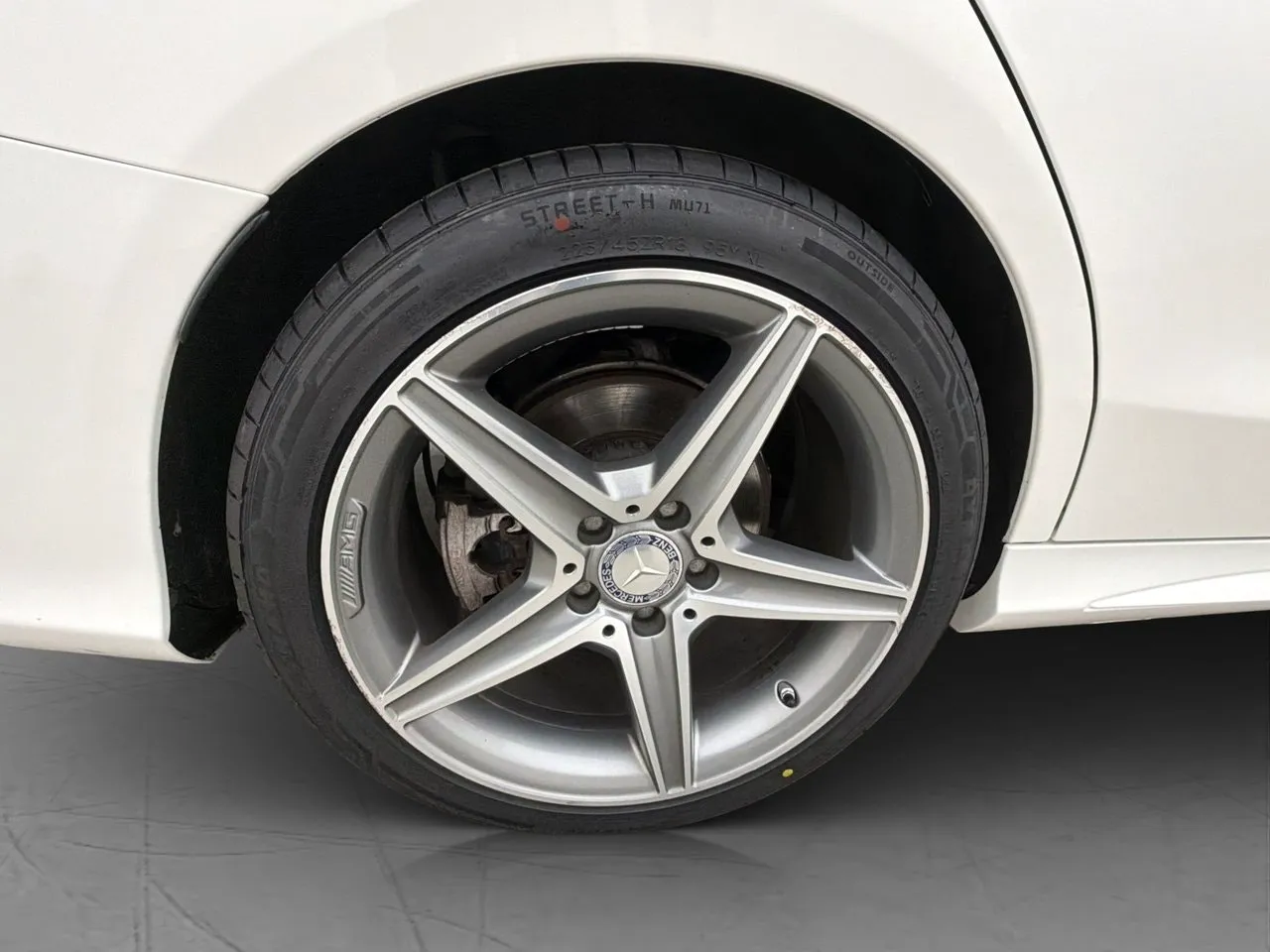 Vehicle image 30