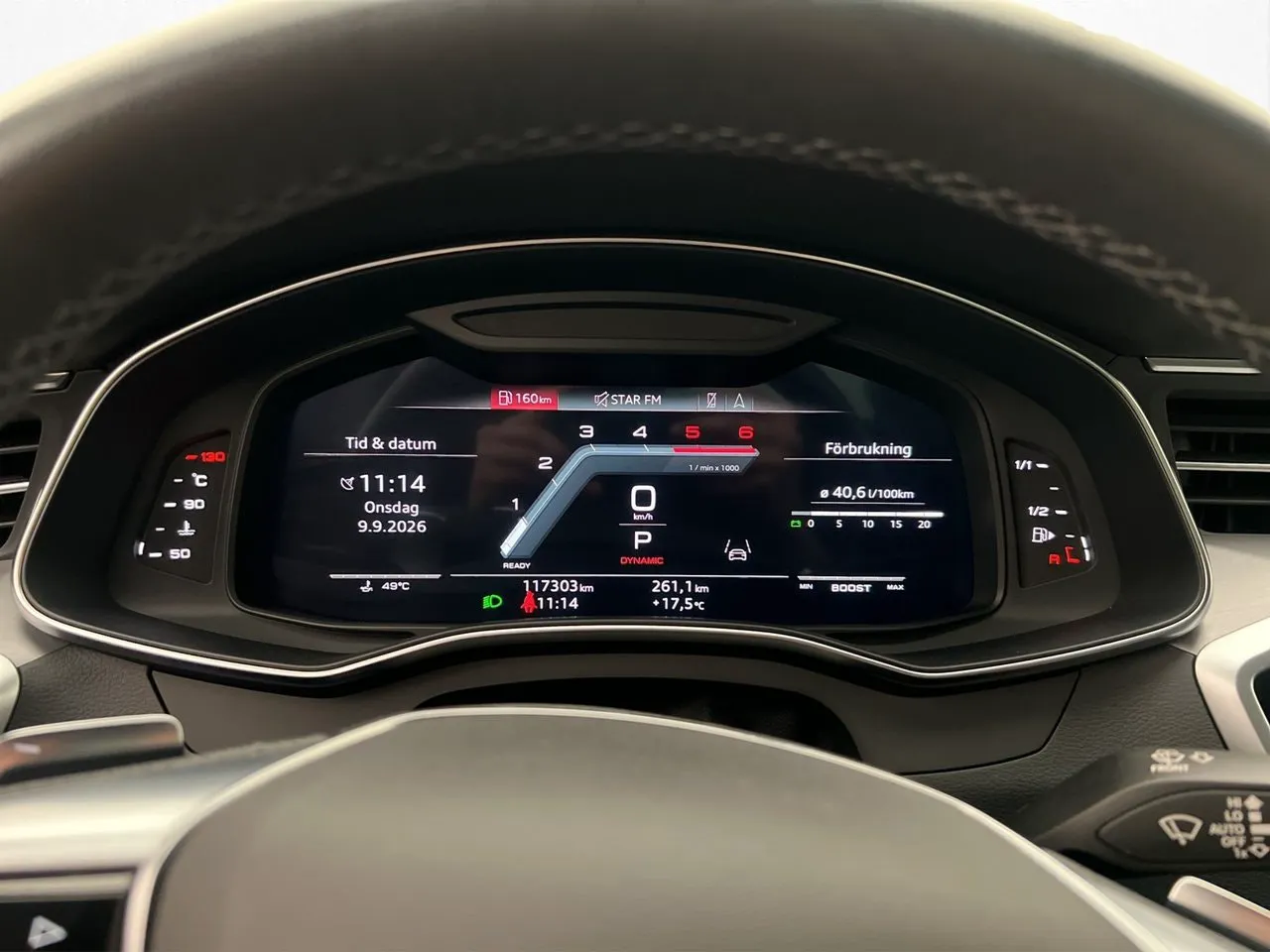 Vehicle image 16