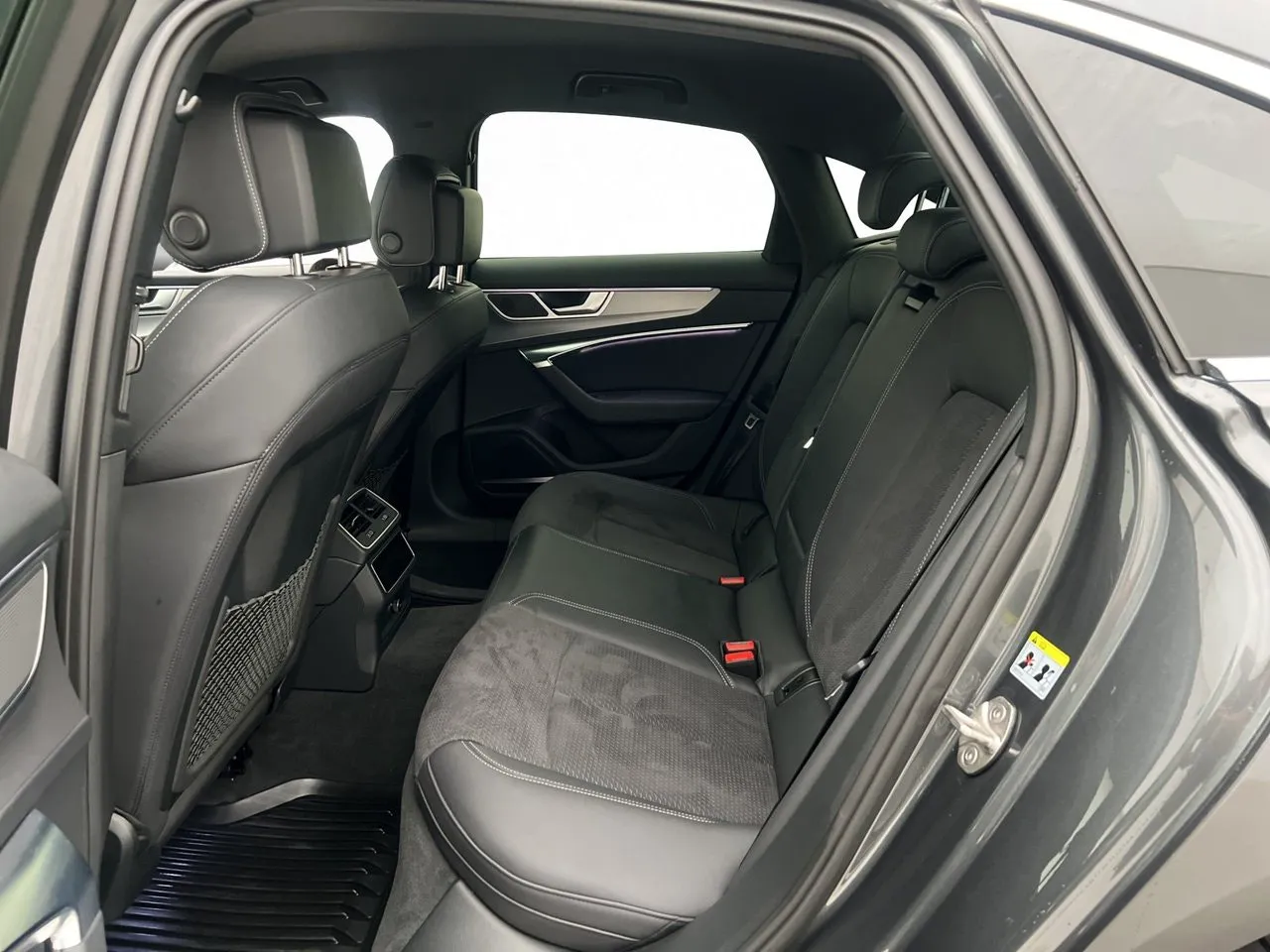 Vehicle image 27
