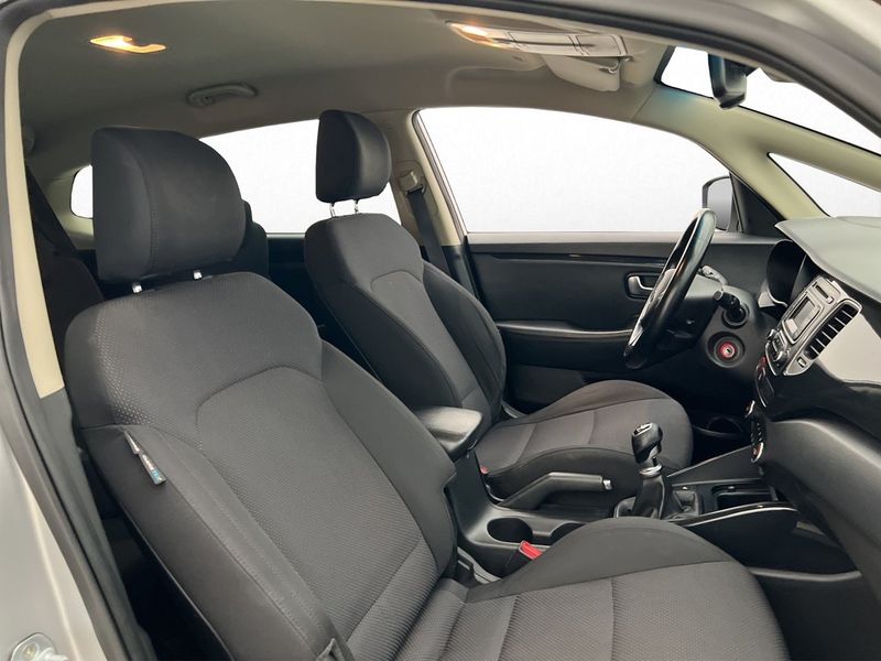 Kia Carens bild 21