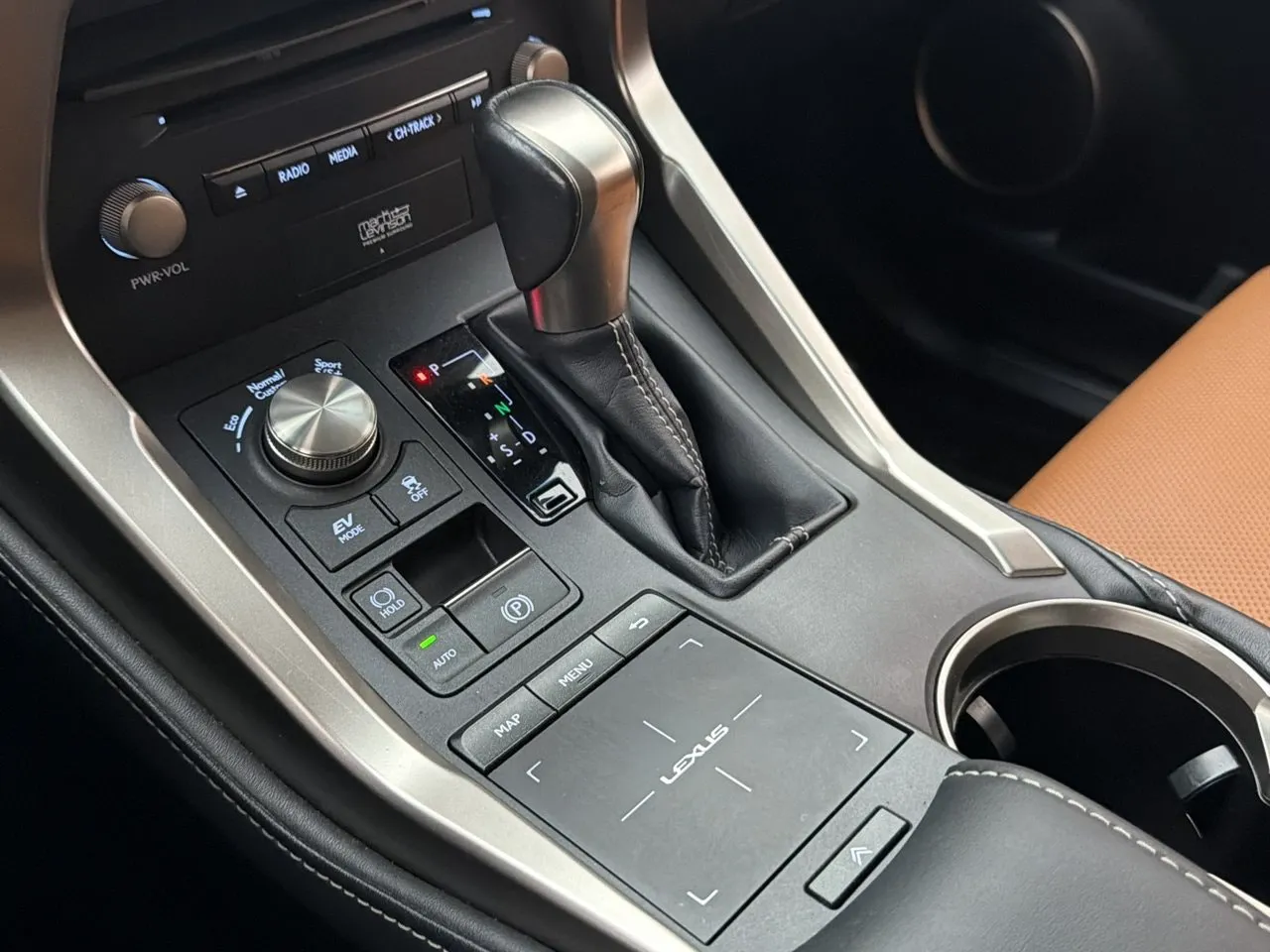Vehicle image 26
