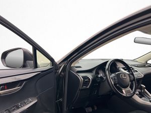 Lexus NX bild 8
