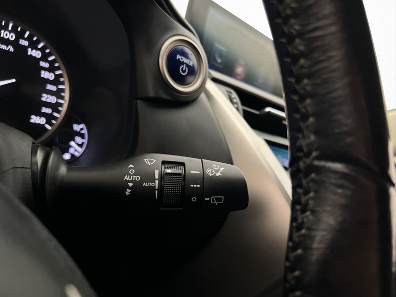 Lexus NX bild 24