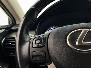 Lexus NX bild 15