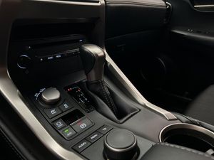 Lexus NX bild 23