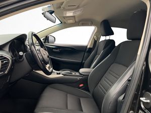 Lexus NX bild 9