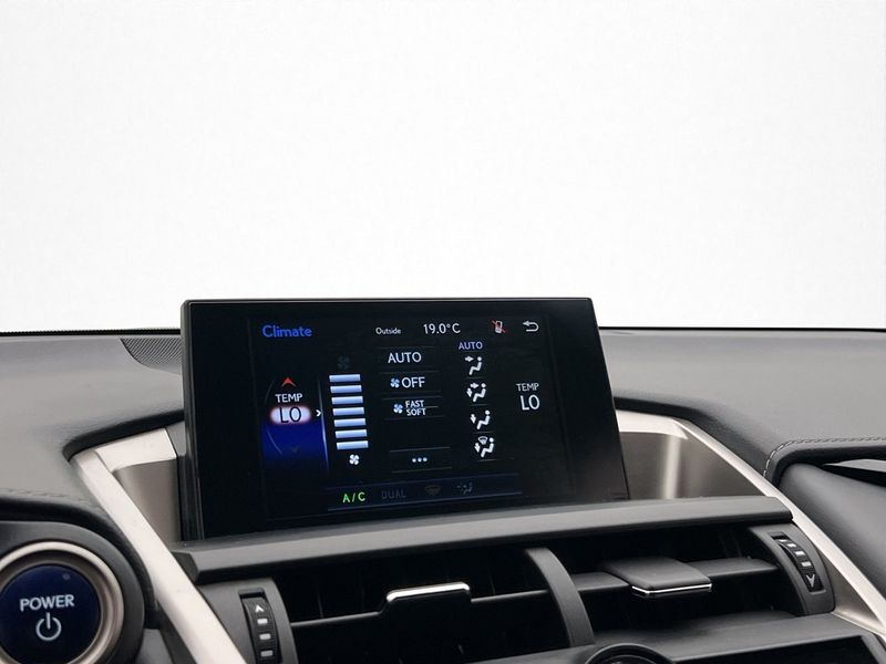 Lexus NX bild 19