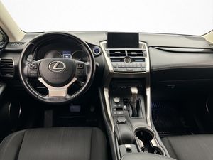 Lexus NX bild 10