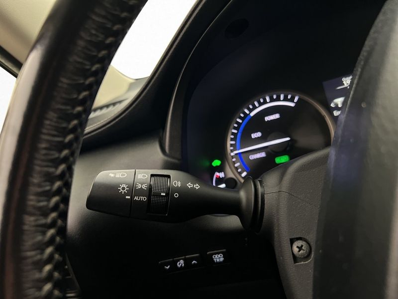 Lexus NX bild 25