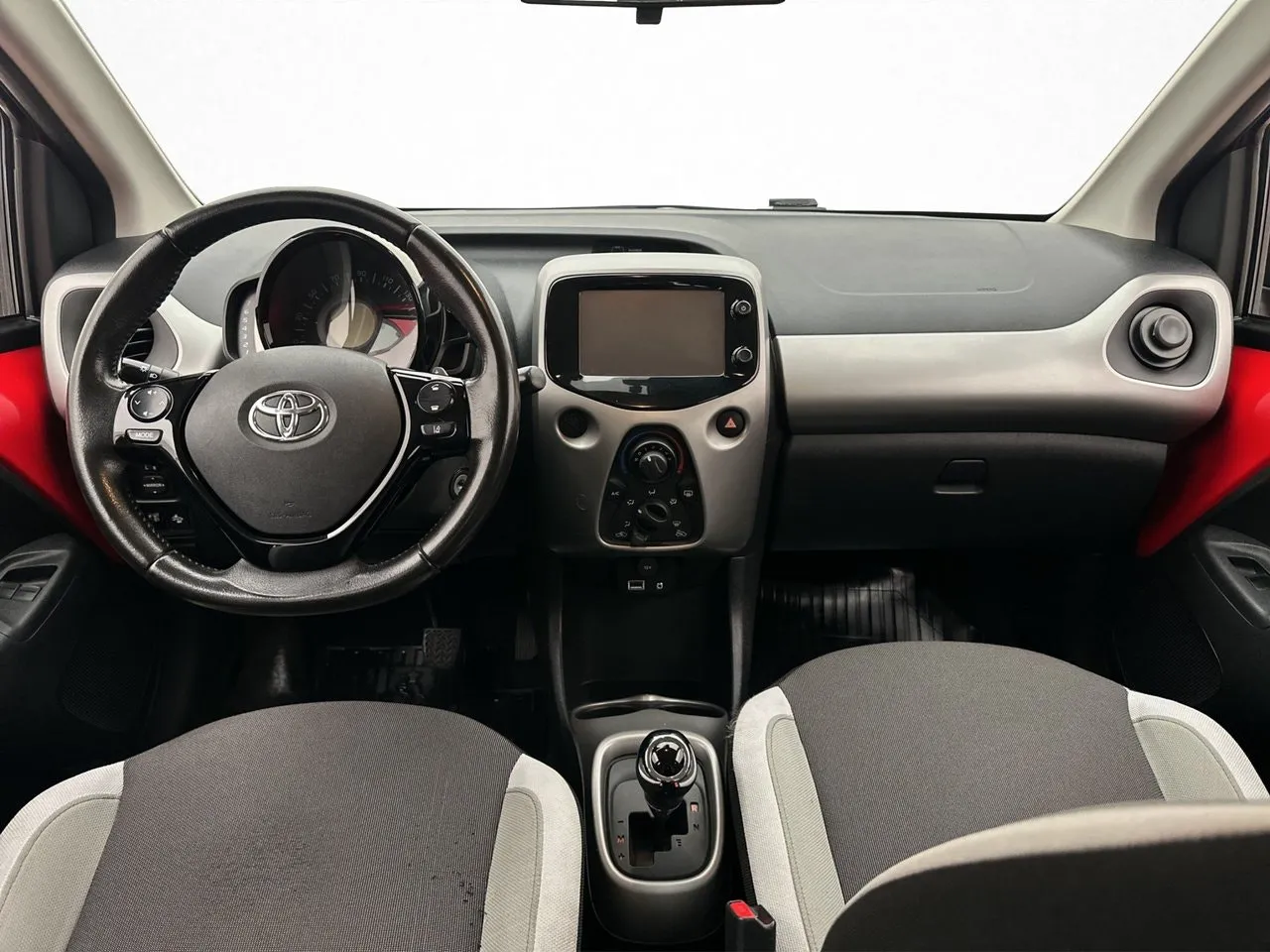 Vehicle image 13