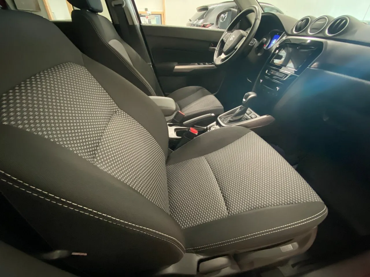 Vehicle image 13