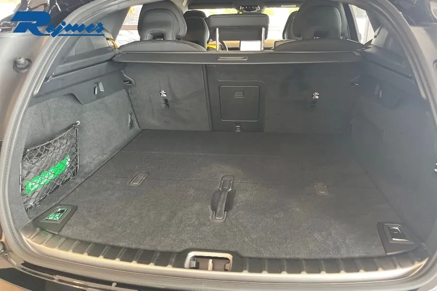 Vehicle image 18