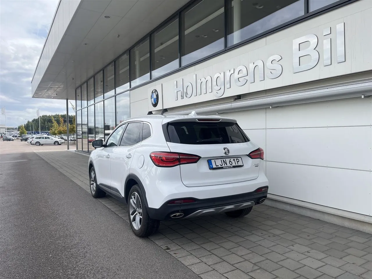 Vehicle image 2