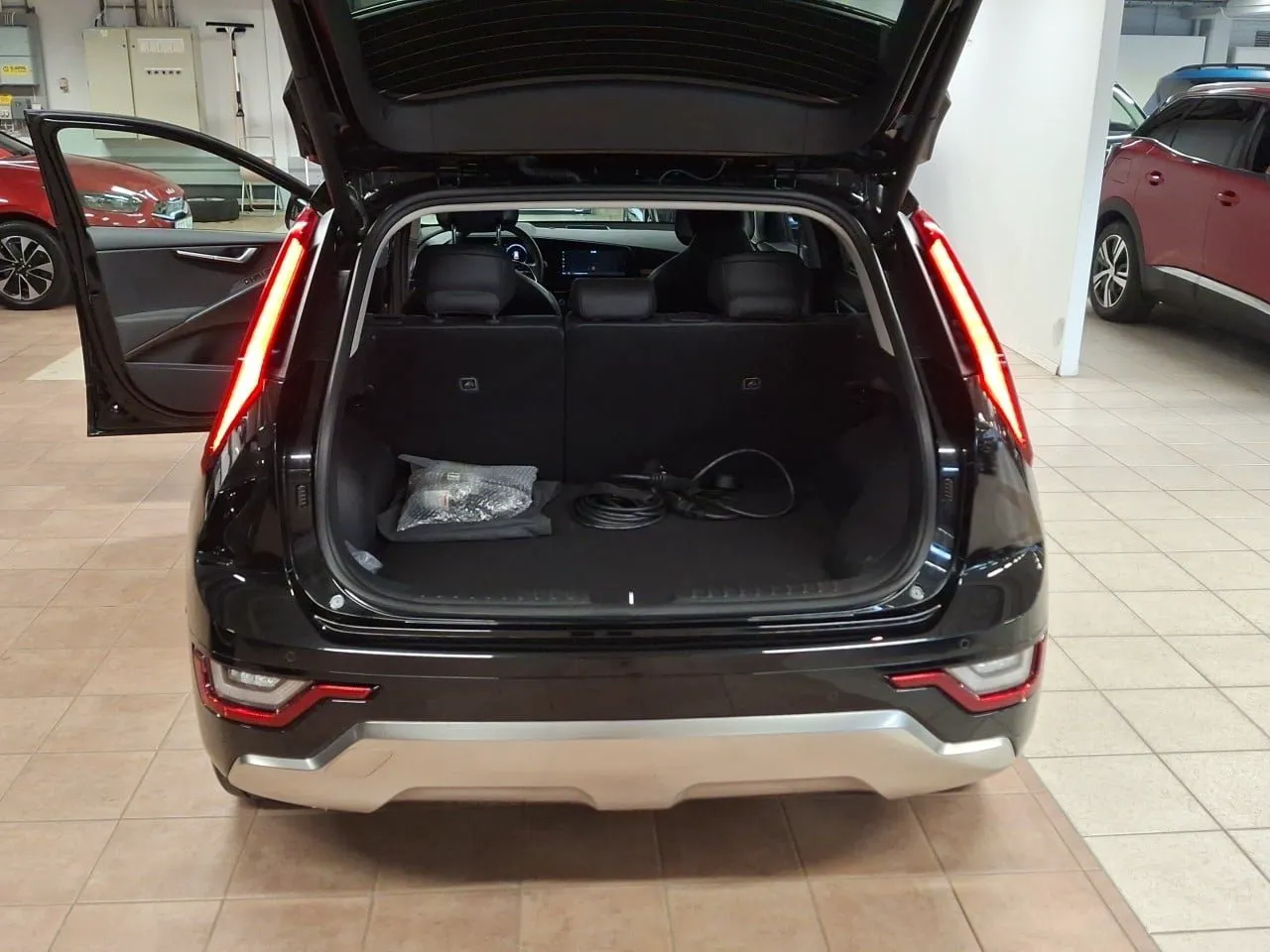 Vehicle image 13