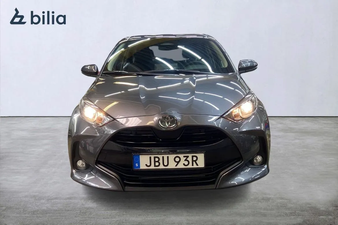 Vehicle image 5