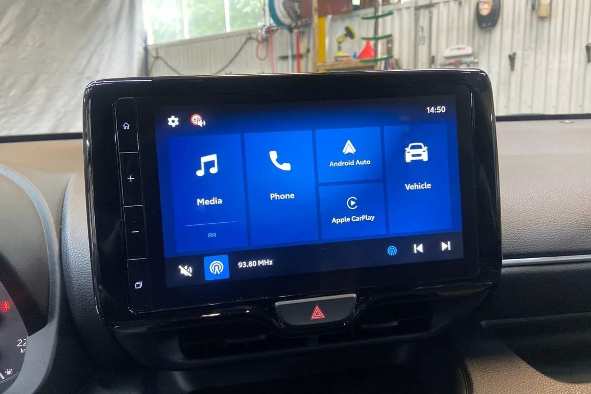 Vehicle image 14